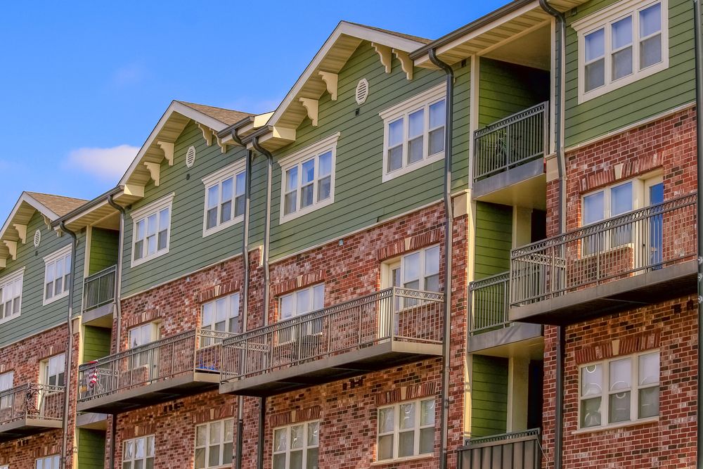 Advantages of Investing in a Quadruplex Apartment