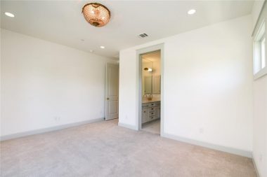 1019 BISHOP Avenue Dallas, TX 75208-10