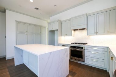 1019 BISHOP Avenue Dallas, TX 75208-5