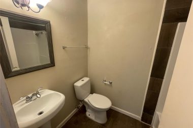 1026 S Tyler Street Dallas, TX 75208 12