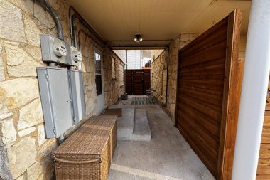 1112 Kings Highway 14