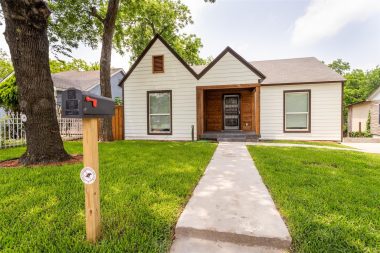 1431 S Marsalis Avenue Dallas, TX 75216-1