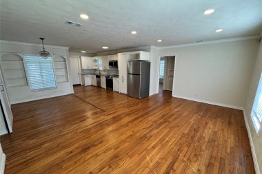3727 Meredith Avenue Dallas, TX 75211-2